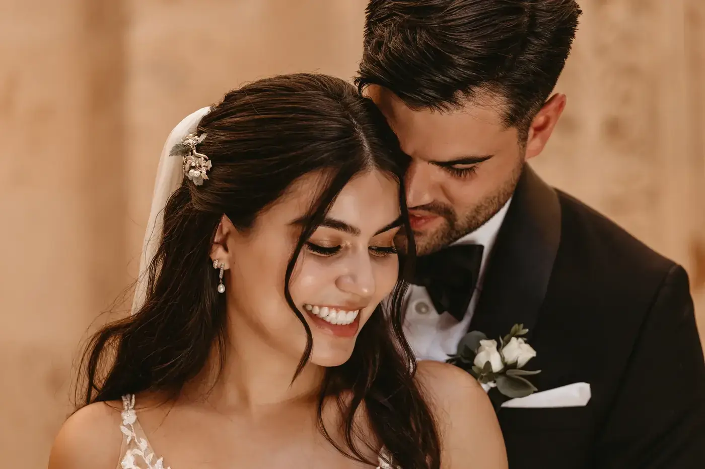 Outdoor wedding in Cabo San Lucas with natural light
