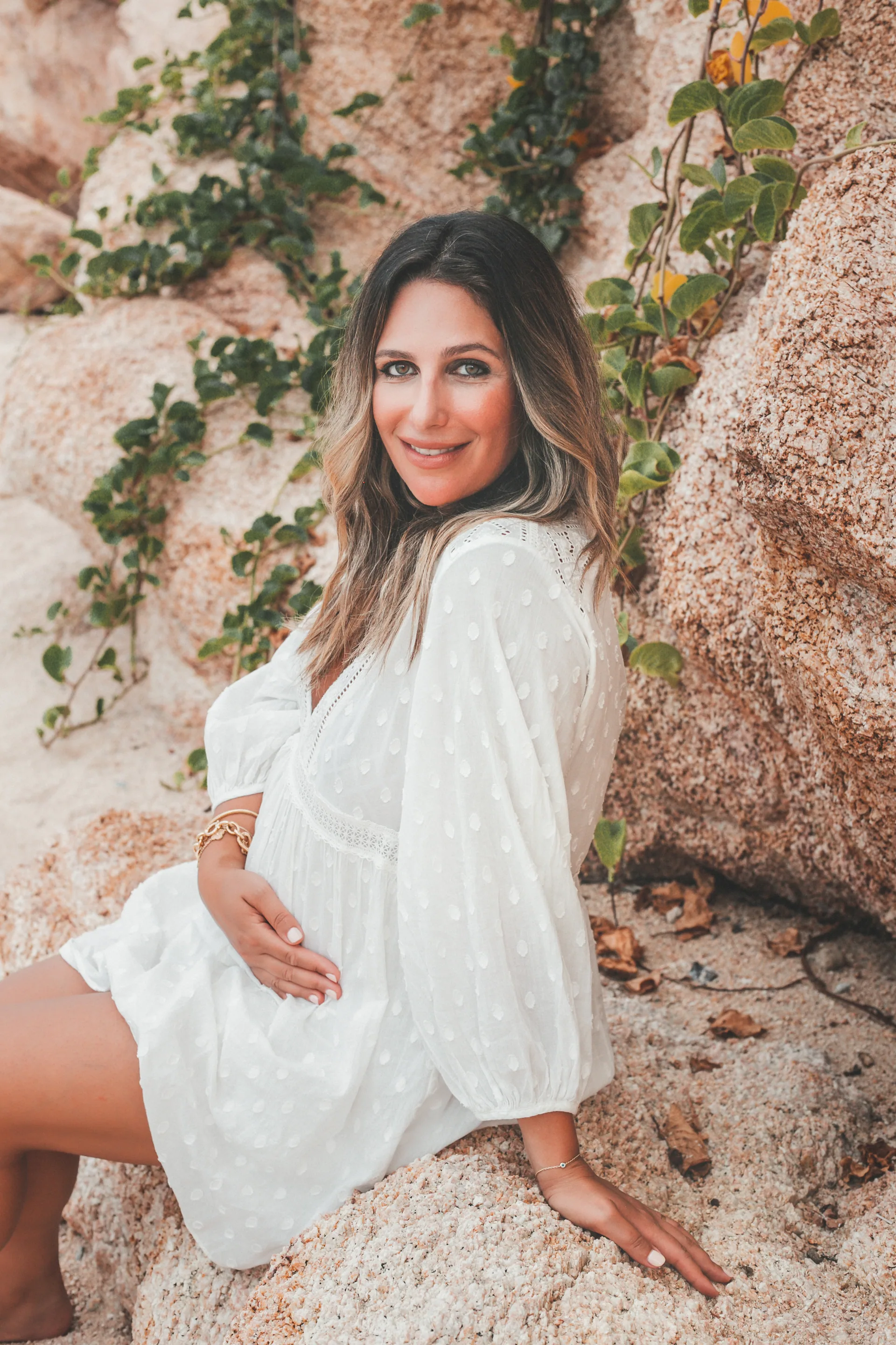 Maternity beach session in Los Cabos