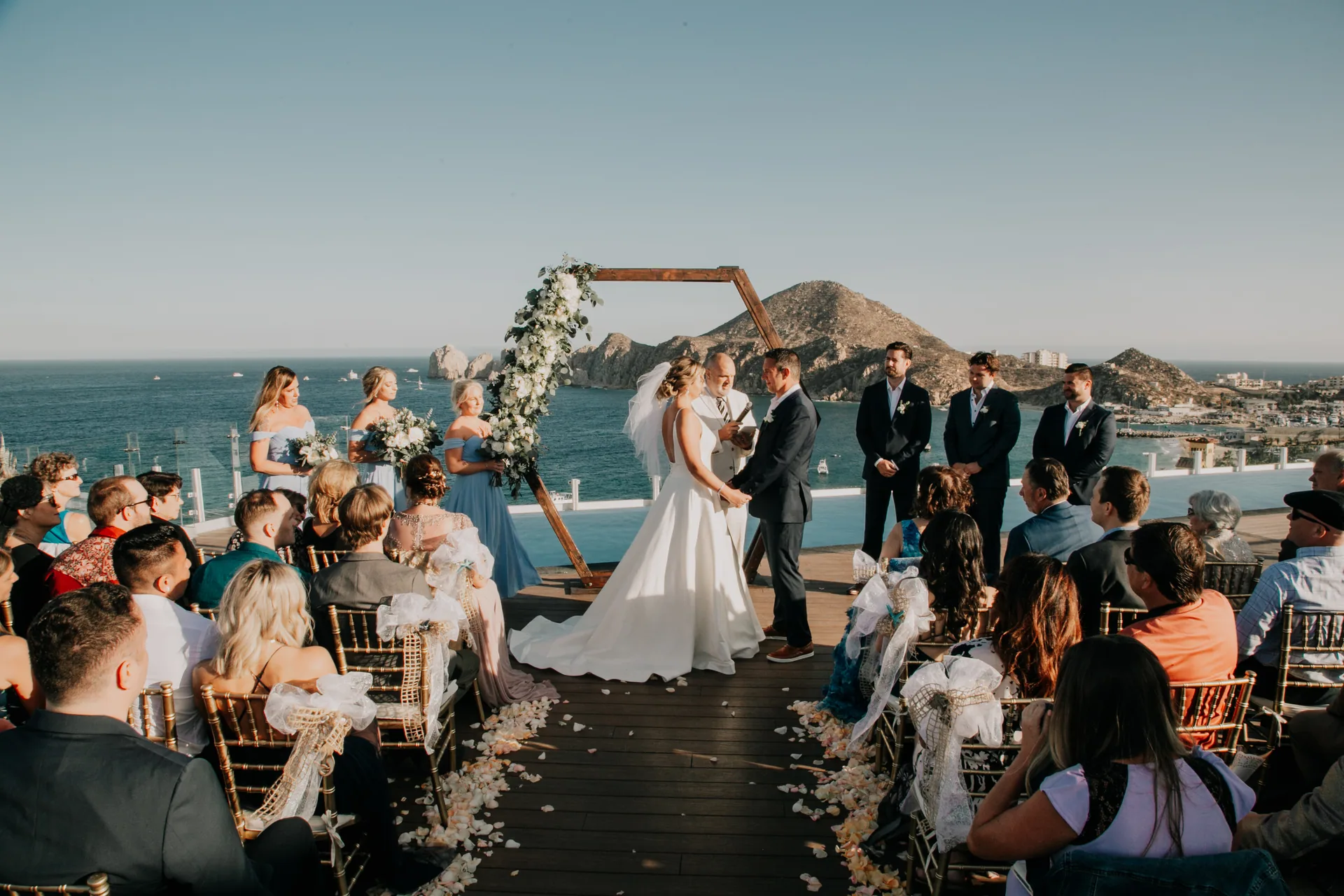 Violinist performing during a wedding at Corazón Cabo